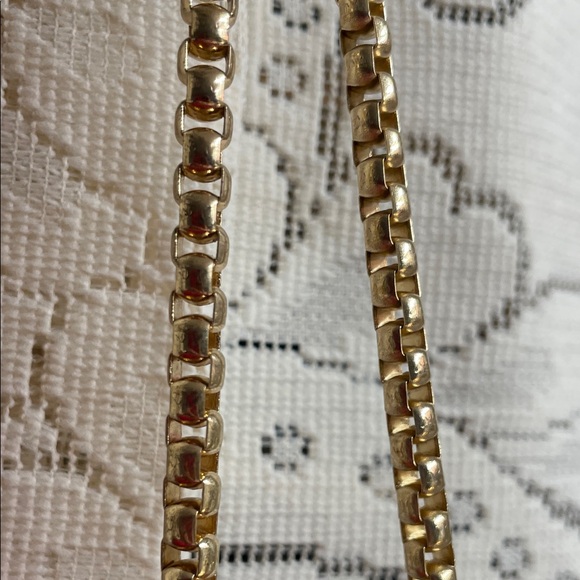 Festive  Holiday Red Velvet Shoulder Bag with Gold Chain - Picture 6 of 7